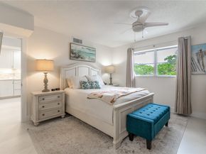 9411 N Hollybrook Lake Dr 310, Pembroke Pines FL 33025