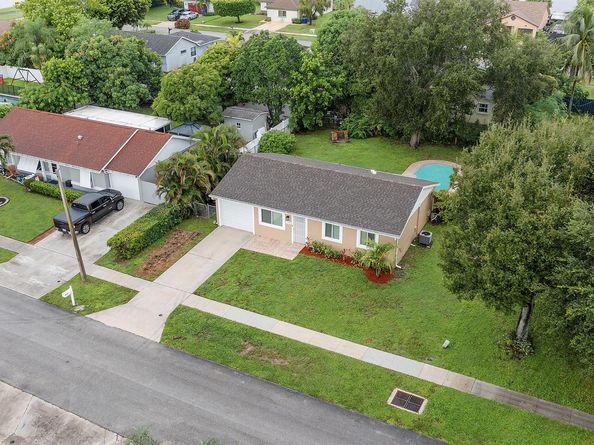 1357 Ryan Lane, Royal Palm Beach FL 33411