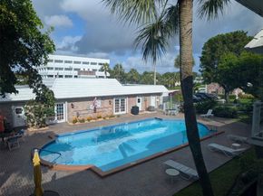 400 S Cypress Rd 423, Pompano Beach FL 33060