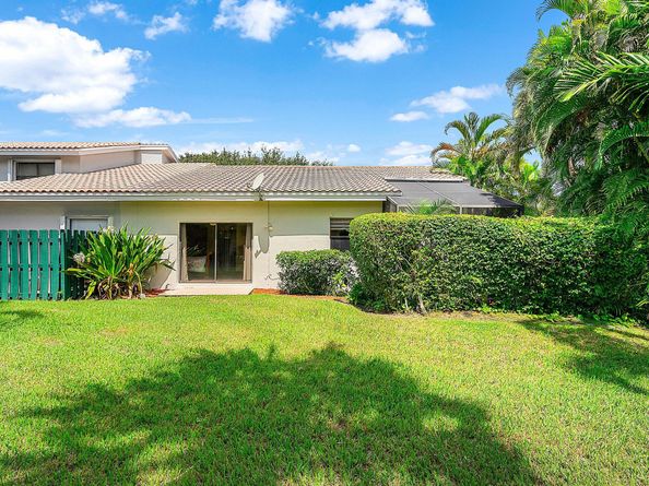 6104 Belleza Lane, Boca Raton FL 33433