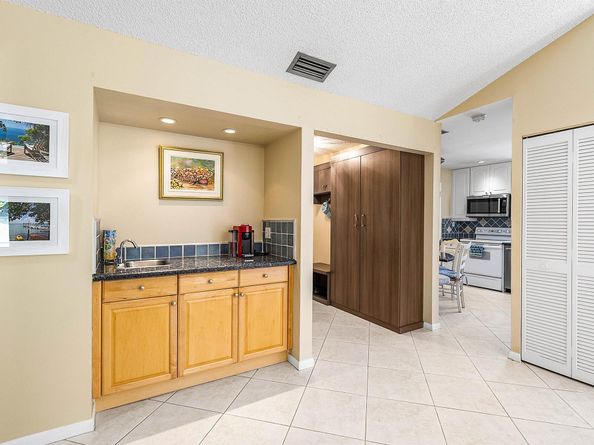 6104 Belleza Lane, Boca Raton FL 33433