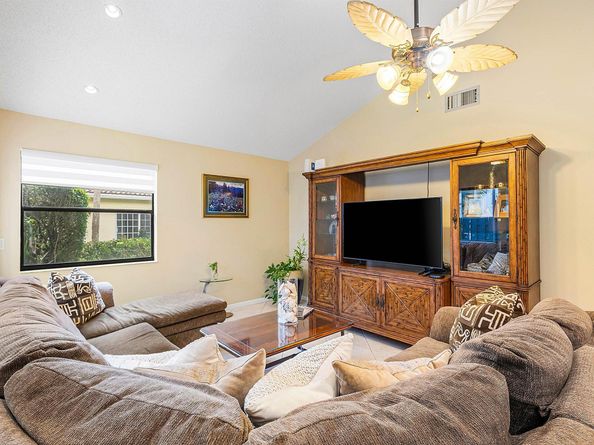 6104 Belleza Lane, Boca Raton FL 33433