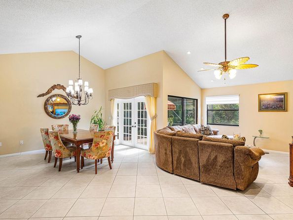 6104 Belleza Lane, Boca Raton FL 33433