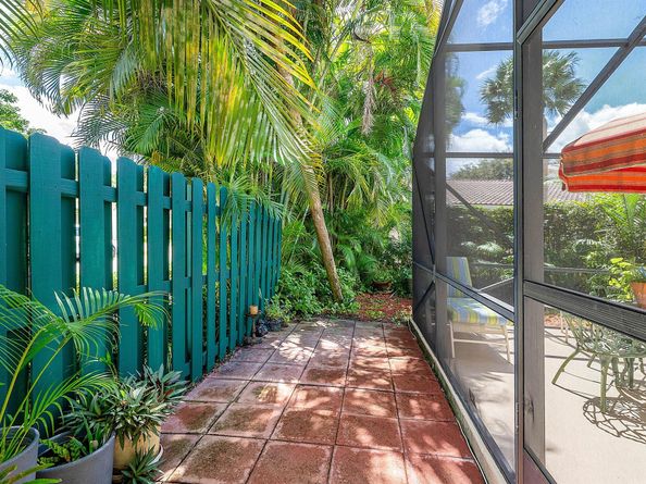 6104 Belleza Lane, Boca Raton FL 33433