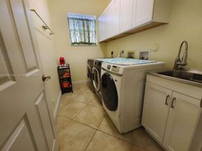 1035 Waterside Circle, Weston FL 33327