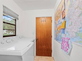 425 Shadow Wood Ln, Coral Springs FL 33071