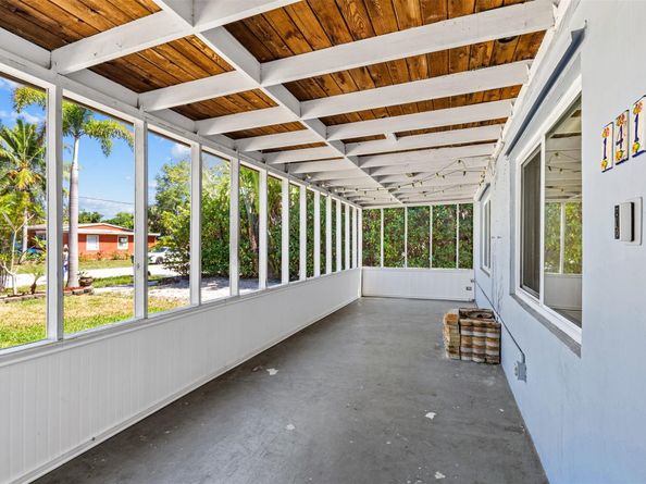 1413 SW 23rd Ave, Fort Lauderdale FL 33312