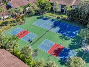 3373 Jog Park Drive, Greenacres FL 33467