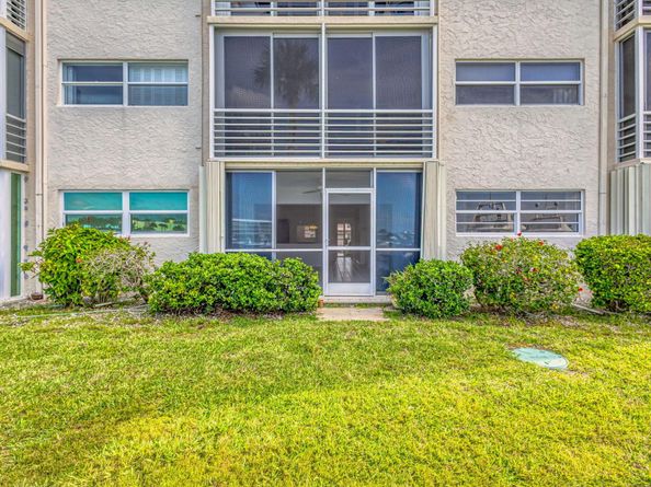 21 Yacht Club Drive 102, North Palm Beach FL 33408