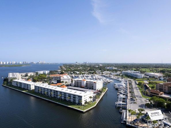 21 Yacht Club Drive 102, North Palm Beach FL 33408