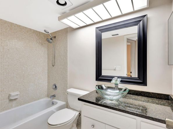 21 Yacht Club Drive 102, North Palm Beach FL 33408