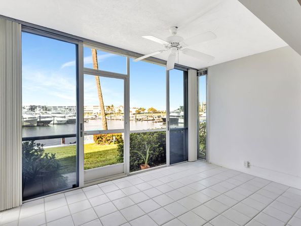 21 Yacht Club Drive 102, North Palm Beach FL 33408