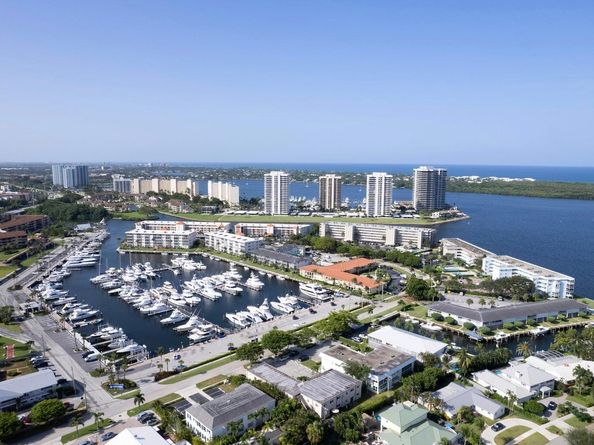 21 Yacht Club Drive 102, North Palm Beach FL 33408