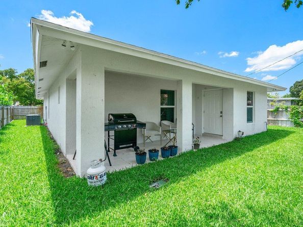 625 Forest Hill Boulevard, West Palm Beach FL 33405