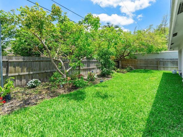 625 Forest Hill Boulevard, West Palm Beach FL 33405