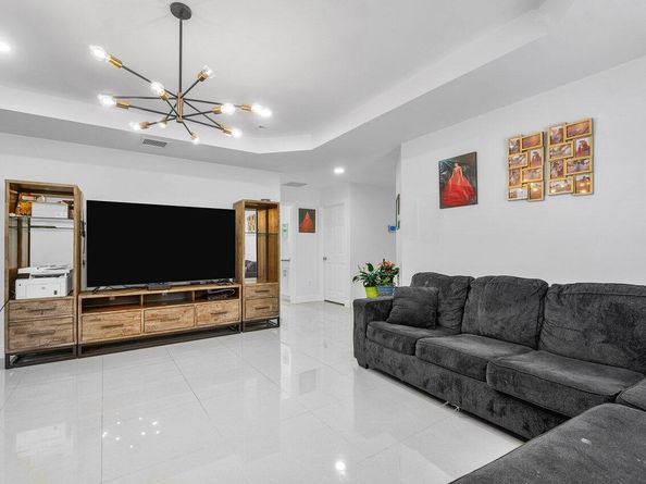 625 Forest Hill Boulevard, West Palm Beach FL 33405