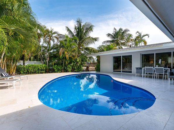 2219 SE 15th St, Pompano Beach FL 33062