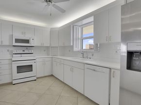 1051 Hillsboro Mile Ph4e, Hillsboro Beach FL 33062