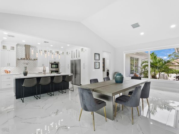 17 Surrey Road, Palm Beach Gardens FL 33418