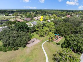 17 Surrey Road, Palm Beach Gardens FL 33418
