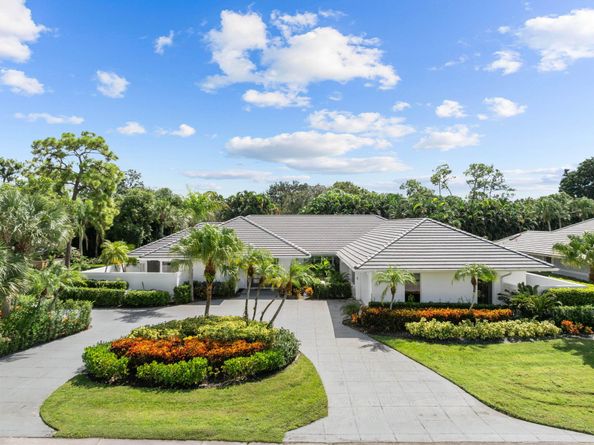 17 Surrey Road, Palm Beach Gardens FL 33418