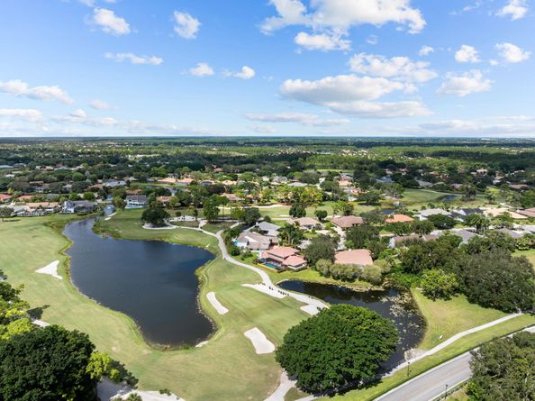 17 Surrey Road, Palm Beach Gardens FL 33418
