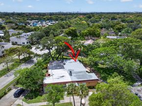 2002 SW Natura Boulevard B, Deerfield Beach FL 33441