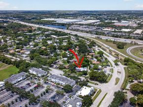 2002 SW Natura Boulevard B, Deerfield Beach FL 33441