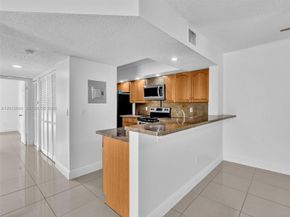 18850 NW 57th Avenue 208, Hialeah FL 33015