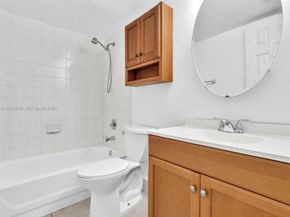 18850 NW 57th Avenue 208, Hialeah FL 33015
