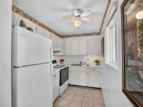3240 Lake Osborne Drive Apt 104, Lake Worth Beach FL 33461