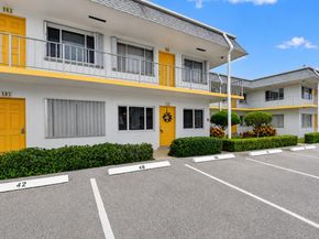 3240 Lake Osborne Drive Apt 104, Lake Worth Beach FL 33461