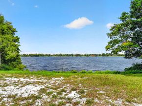 3240 Lake Osborne Drive Apt 104, Lake Worth Beach FL 33461