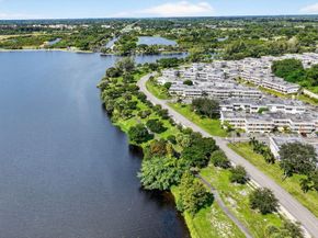 3240 Lake Osborne Drive Apt 104, Lake Worth Beach FL 33461