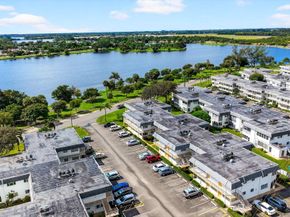 3240 Lake Osborne Drive Apt 104, Lake Worth Beach FL 33461