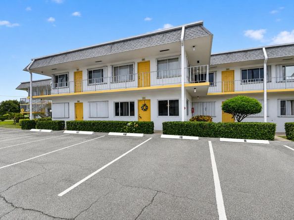 3240 Lake Osborne Drive Apt 104, Lake Worth Beach FL 33461