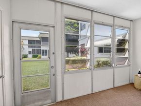 3240 Lake Osborne Drive Apt 104, Lake Worth Beach FL 33461
