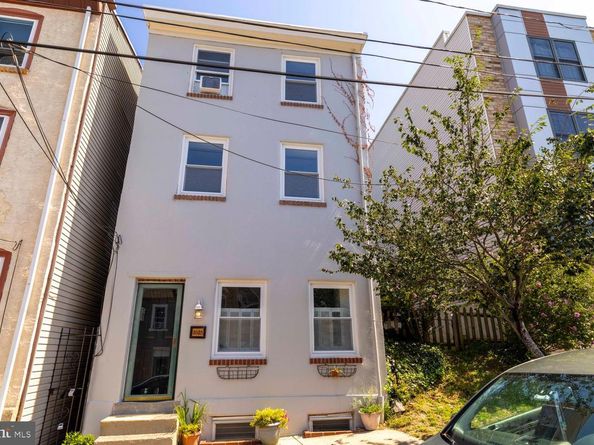 3935 Dexter Street, Philadelphia PA 19128