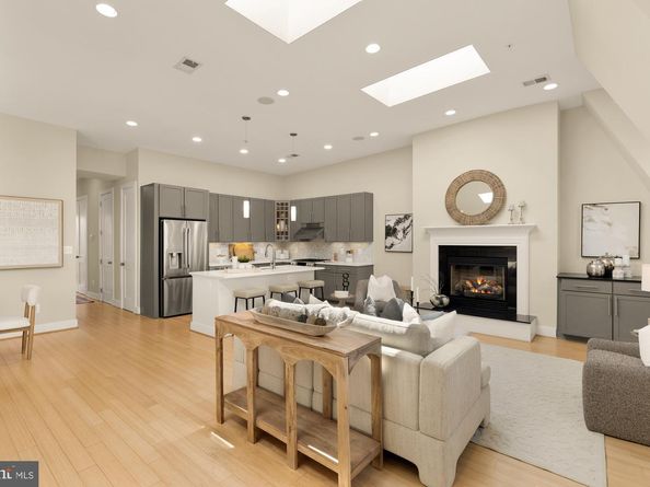 1923 12TH Street NW 3, Washington DC 20009