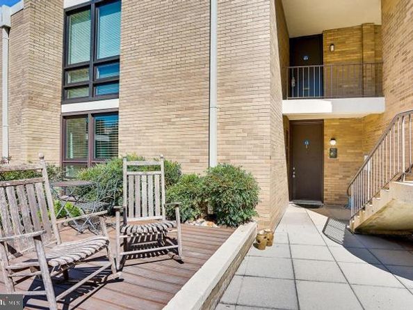 1650 Chimney House Road 1650, Reston VA 20190