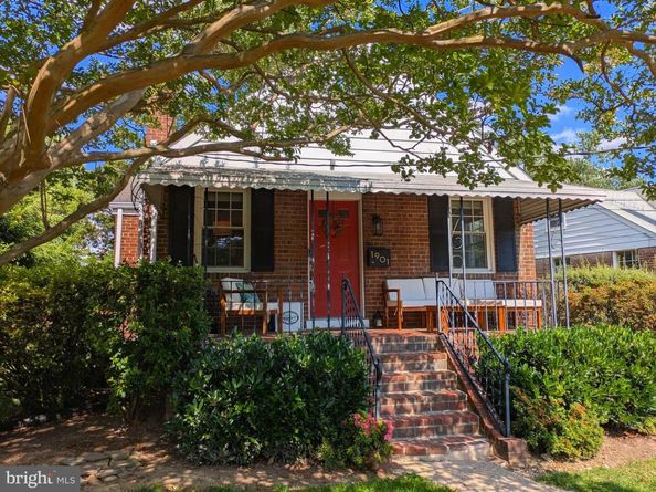1901 Scroggins Road, Alexandria VA 22302