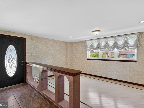 327 Nandina Street, Philadelphia PA 19116