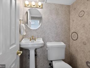 327 Nandina Street, Philadelphia PA 19116