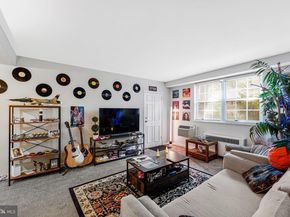 4309 2nd Road N 43091, Arlington VA 22203