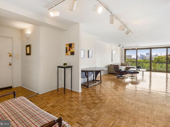 2401 Pennsylvania Avenue 7C51, Philadelphia PA 19130