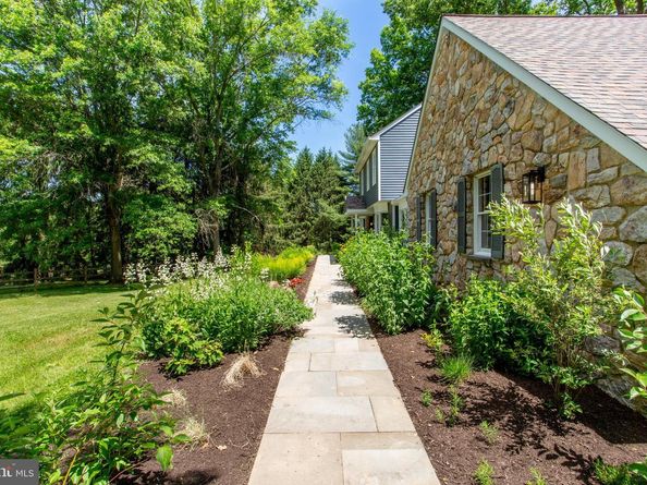 2752 N Sugan Road, New Hope PA 18938