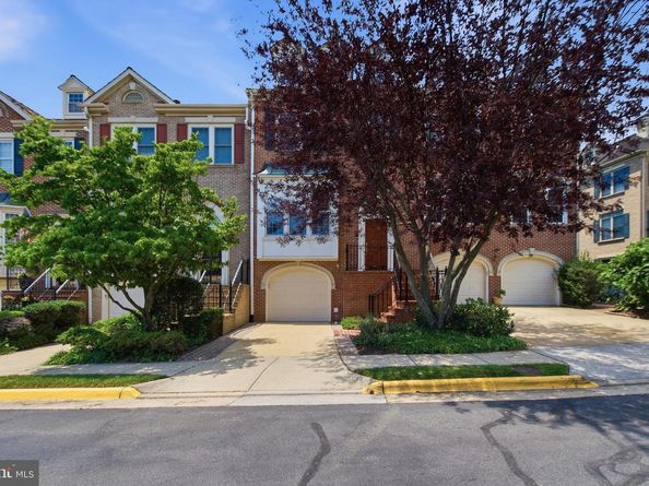 6323 Barcroft Mews Drive, Falls Church VA 22041