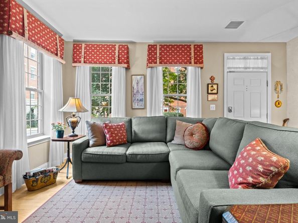 200 Admirals Way, Philadelphia PA 19146