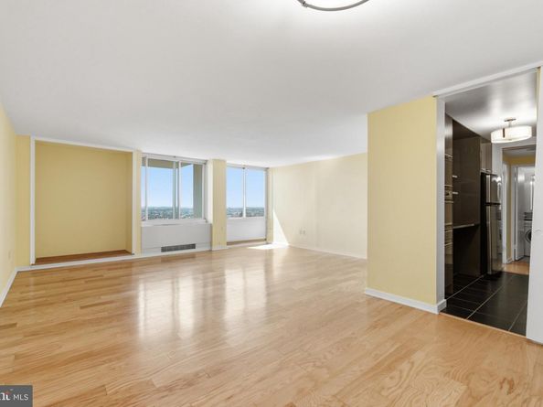 604 S Washington Square 2505, Philadelphia PA 19106