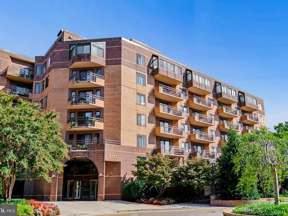 2111 Wisconsin Avenue NW PH8, Washington DC 20007